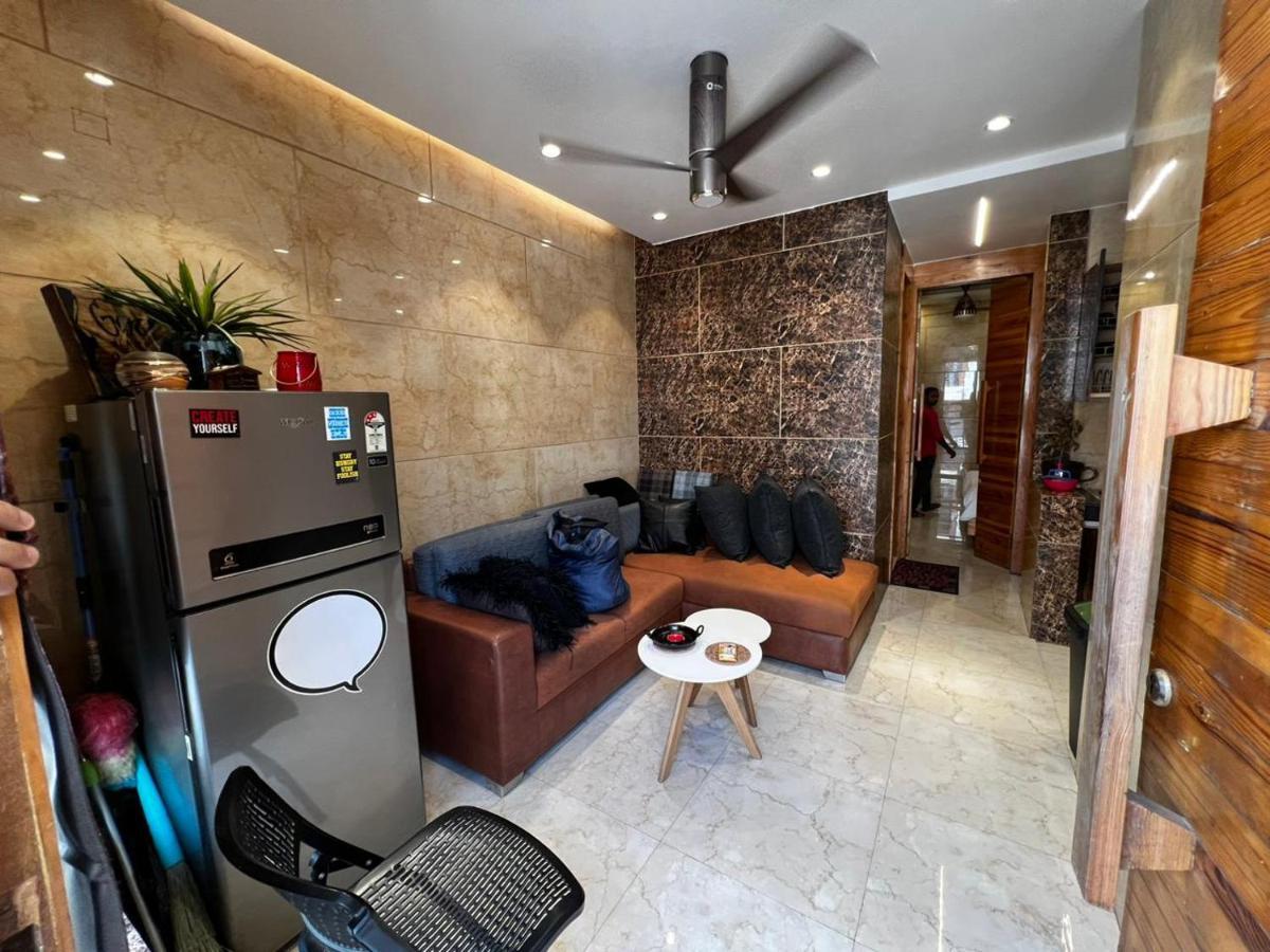 Divine Studios Rajouri Garden นิวเดลี ภายนอก รูปภาพ